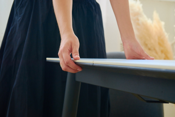 Стол Портофино-мини 65*95 (+32) №15R (царга Черный/лам.Белый цемент)