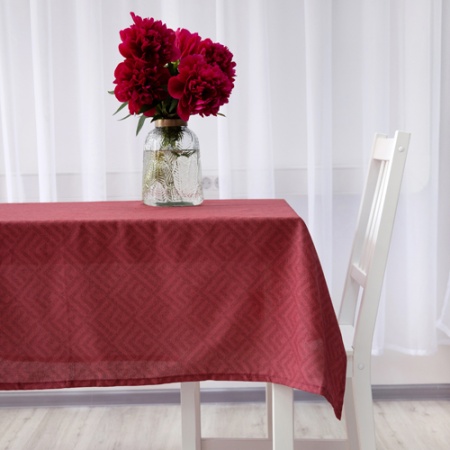 Скатерть декоративная  145х145 "Радушная хозяйка (Традиция)" (Ромбы бордо)