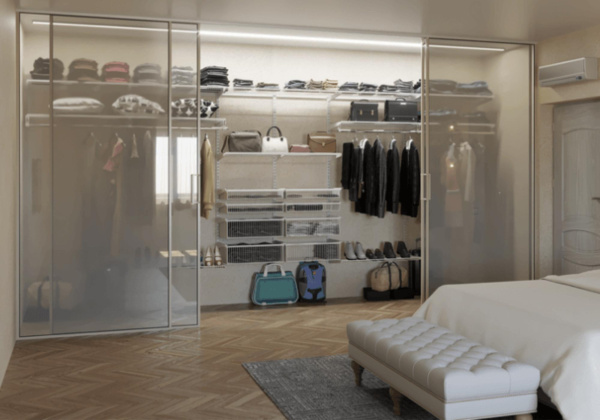 Гардеробная в комнате