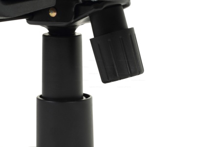 Офисное кресло Leo B chrome Leo B РС900 хром Ткань сетка красная 650.00х270.00х850.00