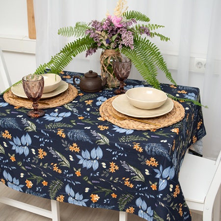 Скатерть декоративная  145х145 "Радушная хозяйка (Традиция)" (Флоранс)